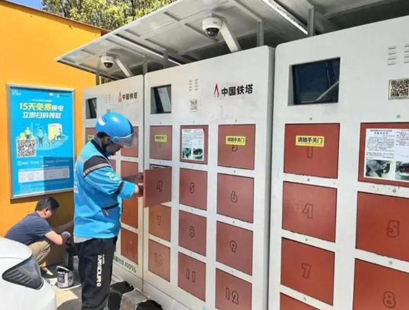 1分鐘讓外賣小哥隨時“滿電”，武漢兩萬組鋰電池換新“上崗”